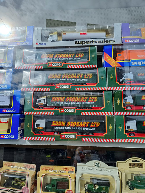 Dover-Gift-Shop-Bling-Toys-Corgi-Stobart-Household-103
