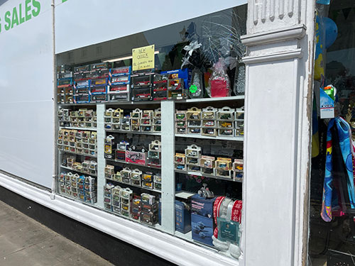 Dover-Gift-Shop-Bling-Toys-Corgi-Stobart-Household-11