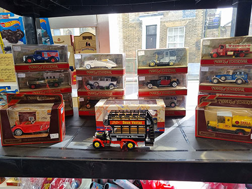 Dover-Gift-Shop-Bling-Toys-Corgi-Stobart-Household-158
