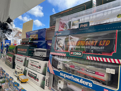 Dover-Gift-Shop-Bling-Toys-Corgi-Stobart-Household-32