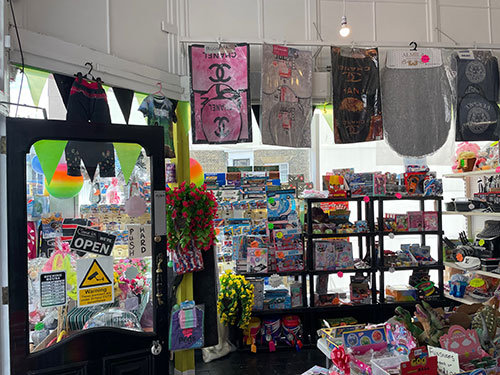 Dover-Gift-Shop-Bling-Toys-Corgi-Stobart-Household-39